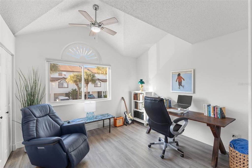 На продажу: $749,900 (3 спален, 3 ванн, 1585 Квадратных фут)