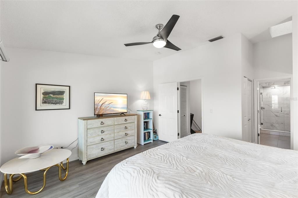 На продажу: $749,900 (3 спален, 3 ванн, 1585 Квадратных фут)