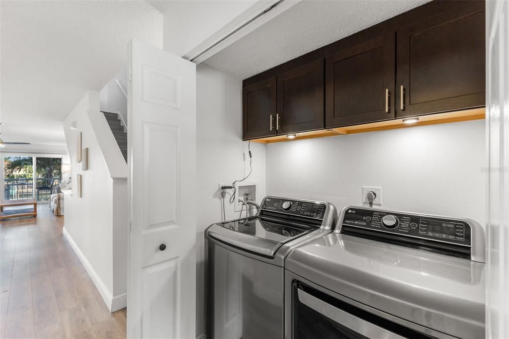 На продажу: $749,900 (3 спален, 3 ванн, 1585 Квадратных фут)