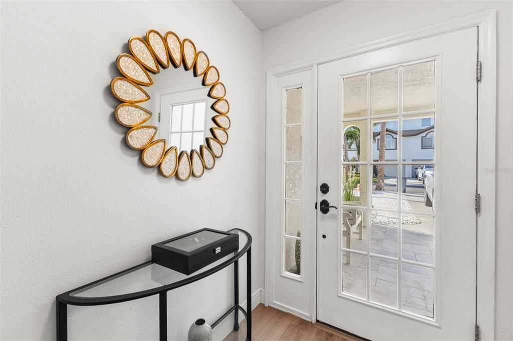 На продажу: $749,900 (3 спален, 3 ванн, 1585 Квадратных фут)