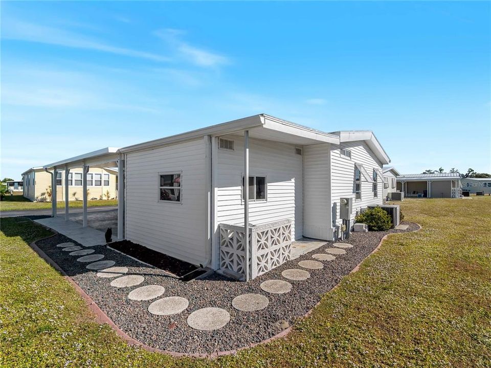 Activo con contrato: $175,000 (2 camas, 2 baños, 1056 Pies cuadrados)