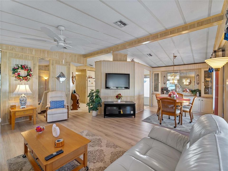 Activo con contrato: $175,000 (2 camas, 2 baños, 1056 Pies cuadrados)