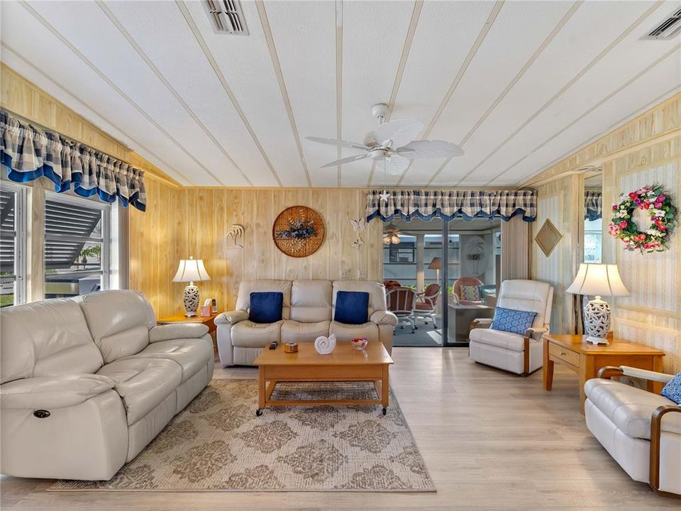 Activo con contrato: $175,000 (2 camas, 2 baños, 1056 Pies cuadrados)