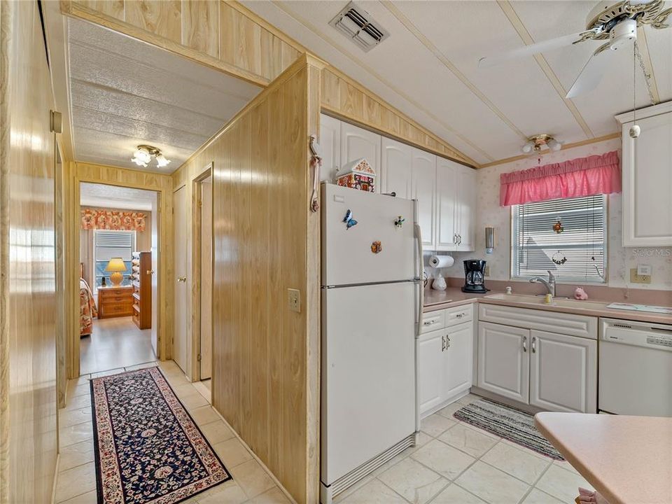 Activo con contrato: $175,000 (2 camas, 2 baños, 1056 Pies cuadrados)