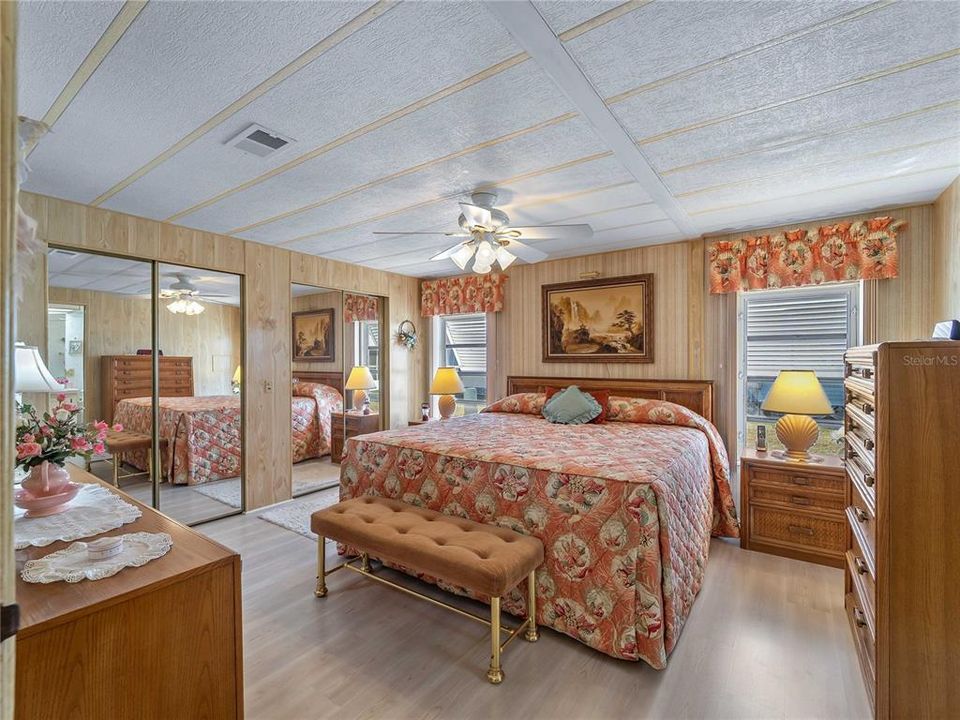 Activo con contrato: $175,000 (2 camas, 2 baños, 1056 Pies cuadrados)