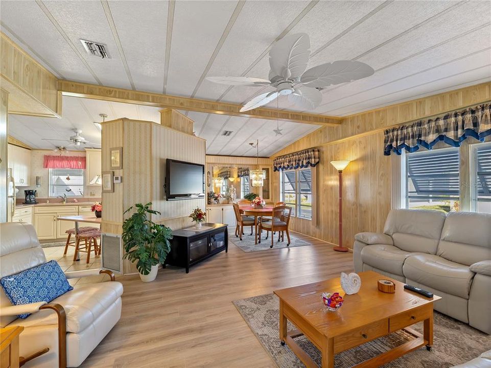 Activo con contrato: $175,000 (2 camas, 2 baños, 1056 Pies cuadrados)