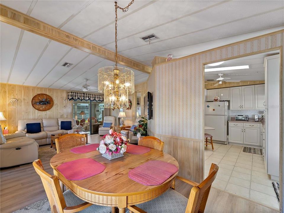 Activo con contrato: $175,000 (2 camas, 2 baños, 1056 Pies cuadrados)