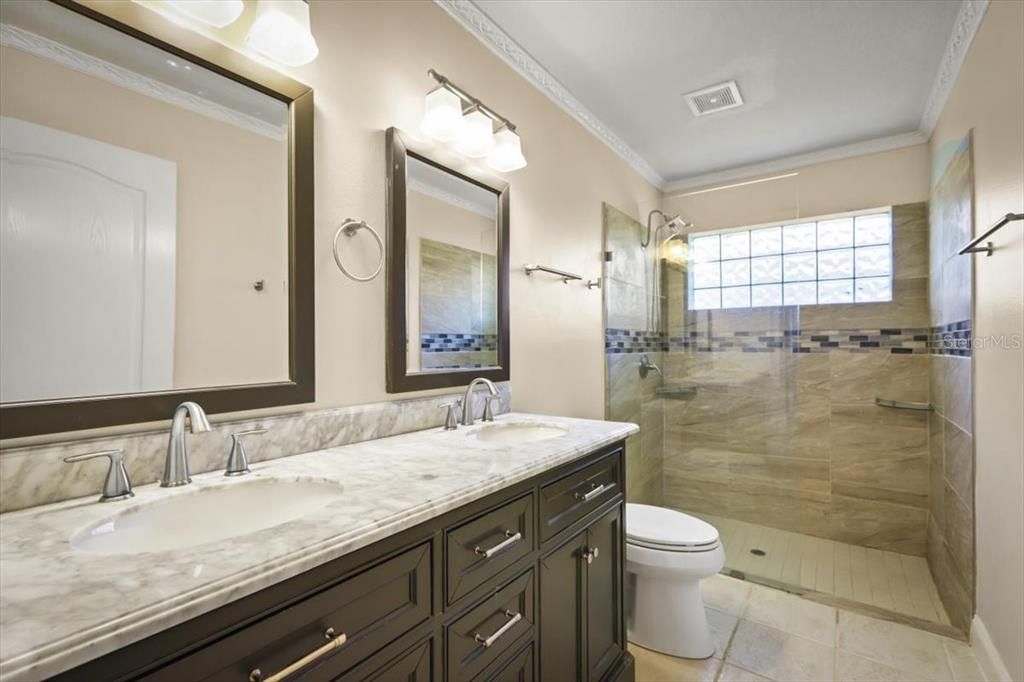 待售: $900,000 (4 贝兹, 2 浴室, 2654 平方英尺)