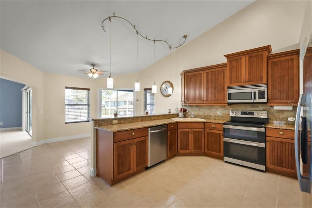 待售: $900,000 (4 贝兹, 2 浴室, 2654 平方英尺)