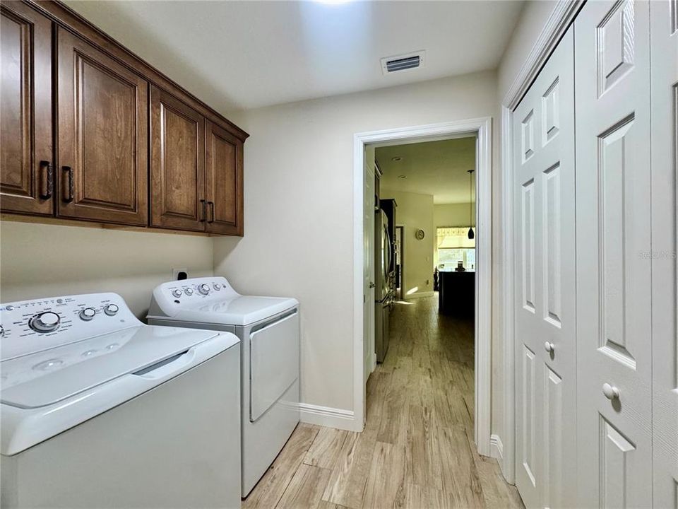 For Sale: $439,000 (3 beds, 2 baths, 2189 Square Feet)