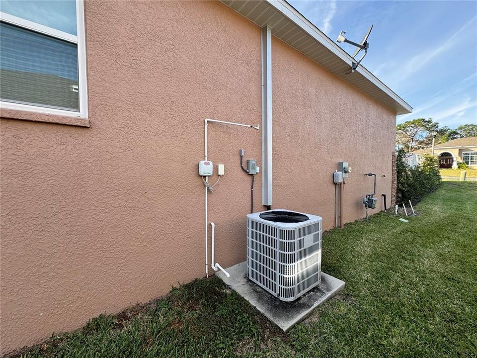 For Sale: $439,000 (3 beds, 2 baths, 2189 Square Feet)