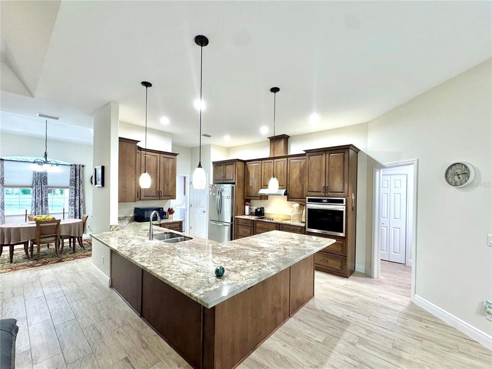 For Sale: $439,000 (3 beds, 2 baths, 2189 Square Feet)