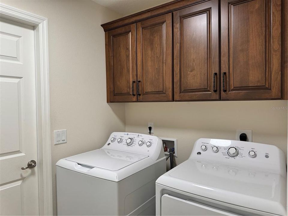 For Sale: $439,000 (3 beds, 2 baths, 2189 Square Feet)