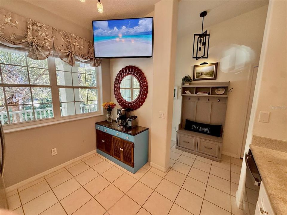 待售: $249,900 (2 贝兹, 2 浴室, 1113 平方英尺)