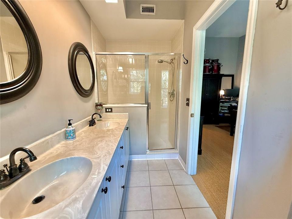 待售: $249,900 (2 贝兹, 2 浴室, 1113 平方英尺)