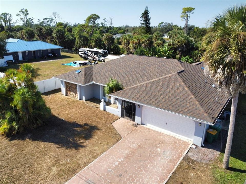 For Sale: $325,000 (3 beds, 2 baths, 2142 Square Feet)