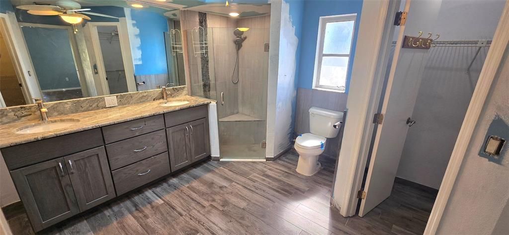 For Sale: $325,000 (3 beds, 2 baths, 2142 Square Feet)