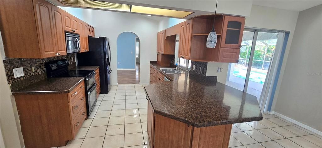 For Sale: $325,000 (3 beds, 2 baths, 2142 Square Feet)