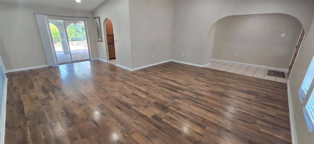 For Sale: $325,000 (3 beds, 2 baths, 2142 Square Feet)