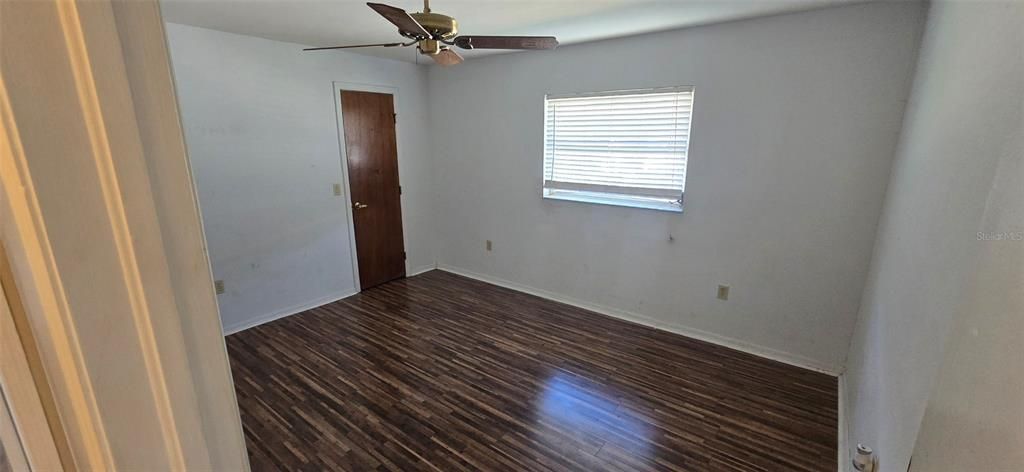 For Sale: $325,000 (3 beds, 2 baths, 2142 Square Feet)