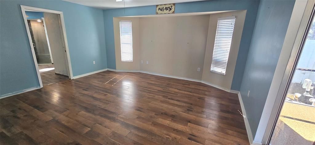 For Sale: $325,000 (3 beds, 2 baths, 2142 Square Feet)