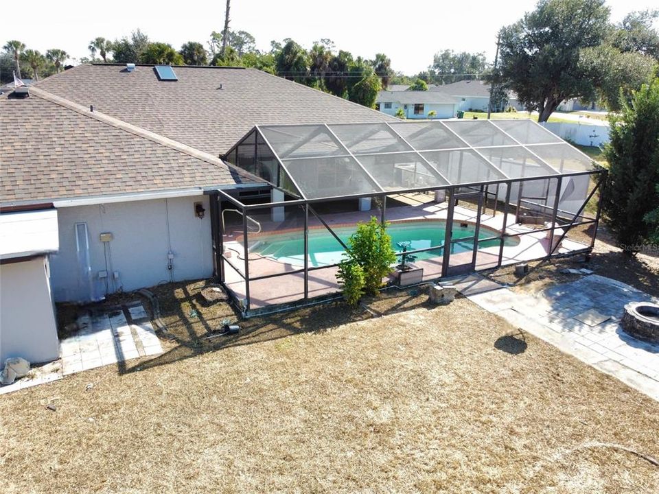 For Sale: $325,000 (3 beds, 2 baths, 2142 Square Feet)