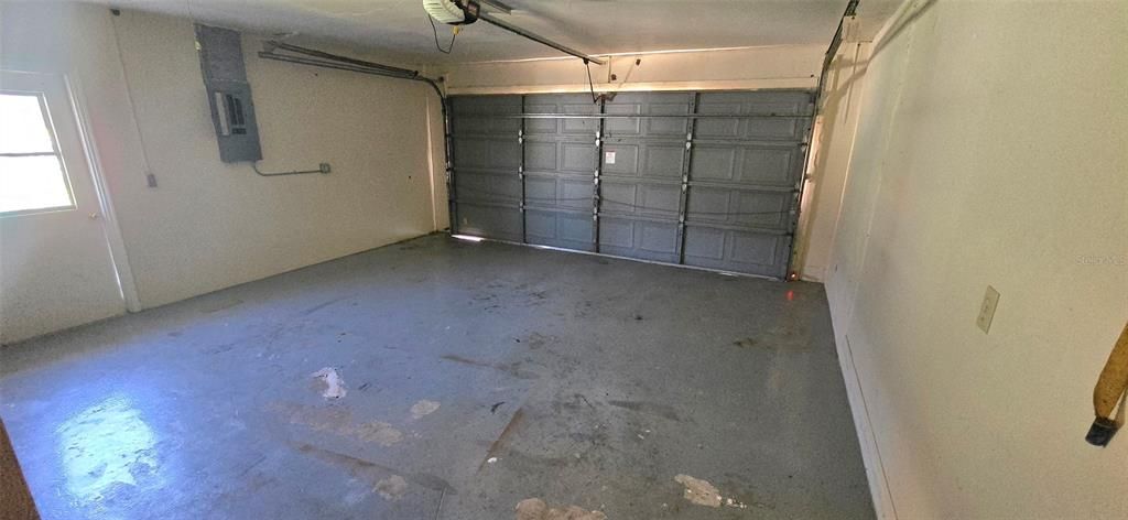 For Sale: $325,000 (3 beds, 2 baths, 2142 Square Feet)