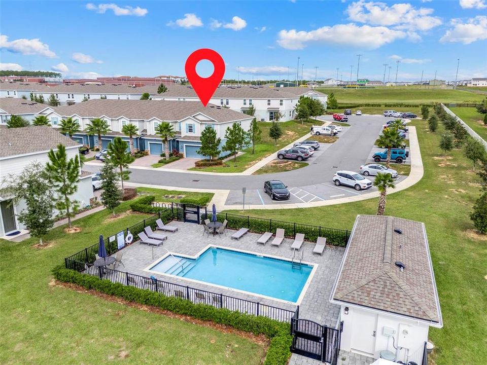 Под контрактом: $2,550 (3 спален, 2 ванн, 1833 Квадратных фут)