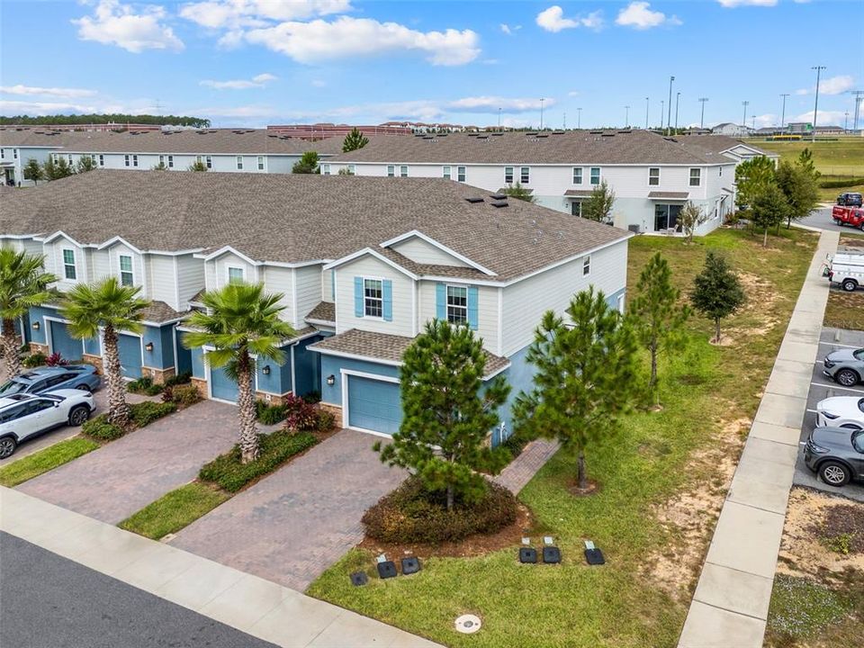 Под контрактом: $2,550 (3 спален, 2 ванн, 1833 Квадратных фут)