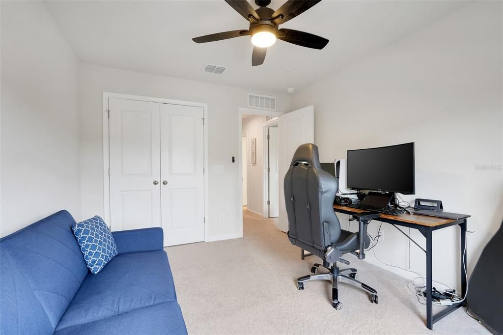 Под контрактом: $2,550 (3 спален, 2 ванн, 1833 Квадратных фут)