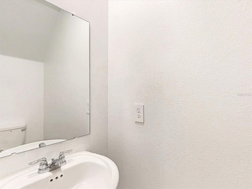 For Rent: $2,190 (4 beds, 2 baths, 1824 Square Feet)