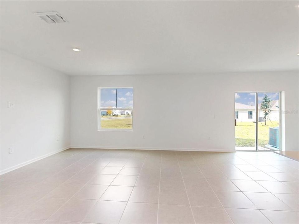 For Rent: $2,190 (4 beds, 2 baths, 1824 Square Feet)