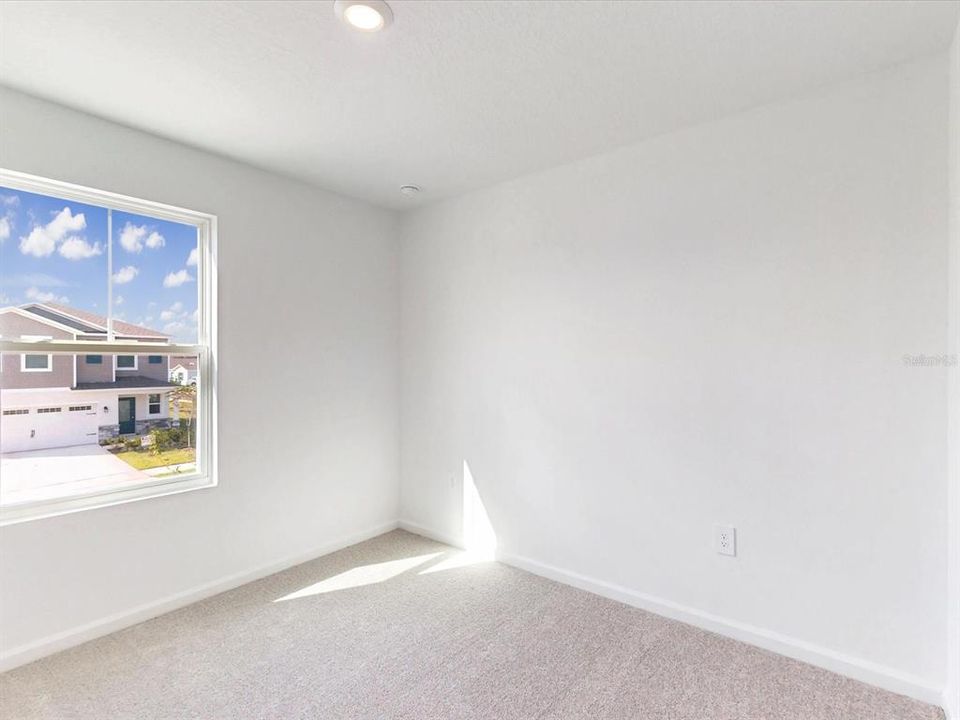 For Rent: $2,190 (4 beds, 2 baths, 1824 Square Feet)