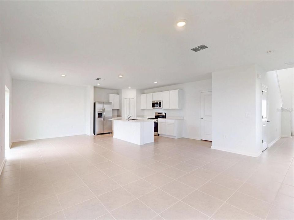 For Rent: $2,190 (4 beds, 2 baths, 1824 Square Feet)