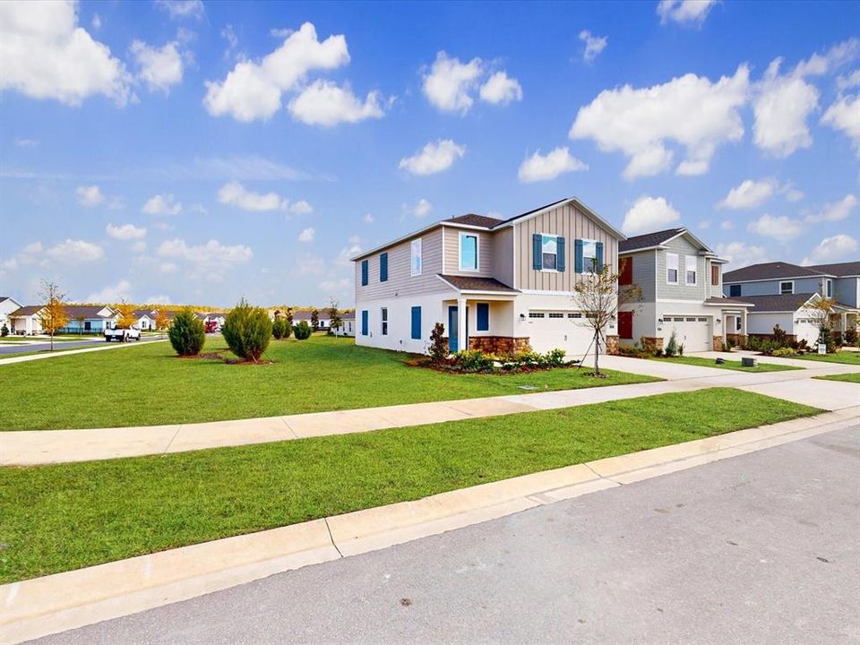 For Rent: $2,190 (4 beds, 2 baths, 1824 Square Feet)