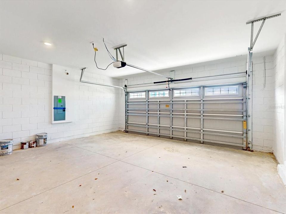 For Rent: $2,190 (4 beds, 2 baths, 1824 Square Feet)