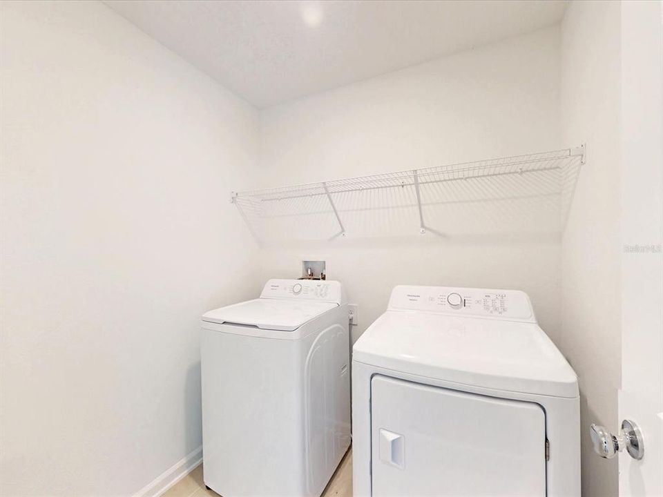 For Rent: $2,190 (4 beds, 2 baths, 1824 Square Feet)