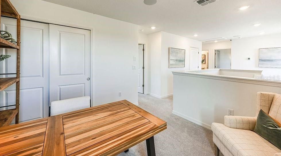 待售: $411,834 (4 贝兹, 3 浴室, 2303 平方英尺)