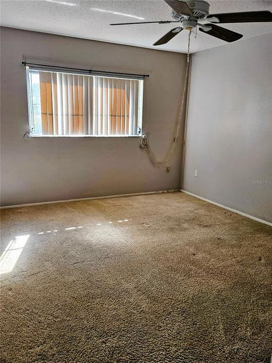 На продажу: $119,900 (2 спален, 2 ванн, 1290 Квадратных фут)