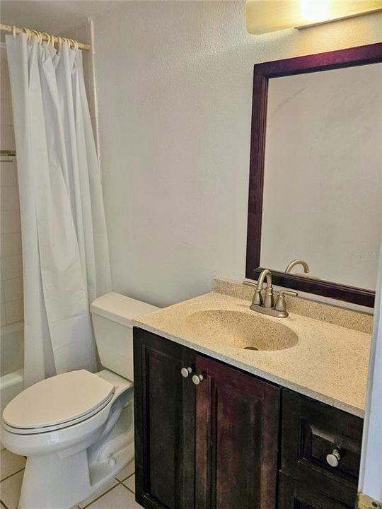 На продажу: $119,900 (2 спален, 2 ванн, 1290 Квадратных фут)