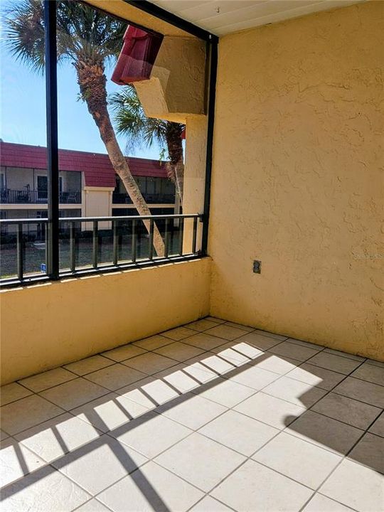 На продажу: $119,900 (2 спален, 2 ванн, 1290 Квадратных фут)