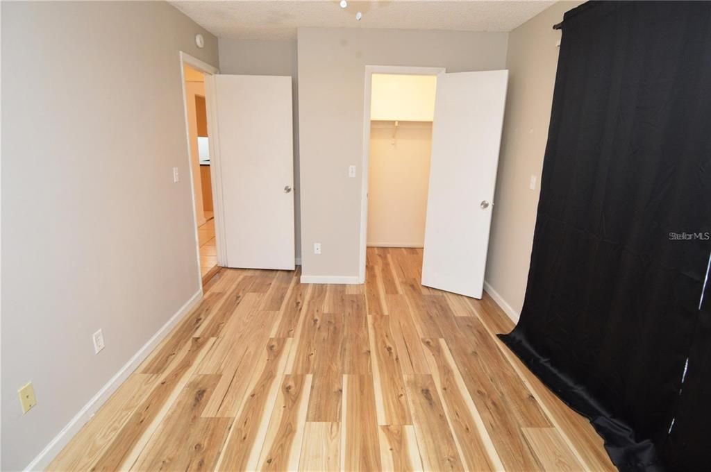 For Rent: $1,600 (2 beds, 1 baths, 1000 Square Feet)