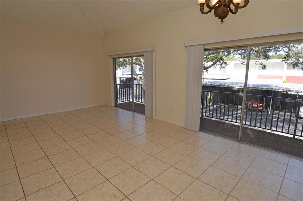 For Rent: $1,600 (2 beds, 1 baths, 1000 Square Feet)