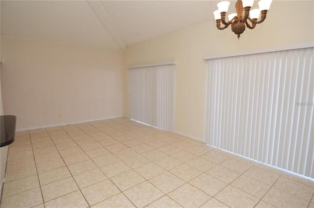 For Rent: $1,600 (2 beds, 1 baths, 1000 Square Feet)