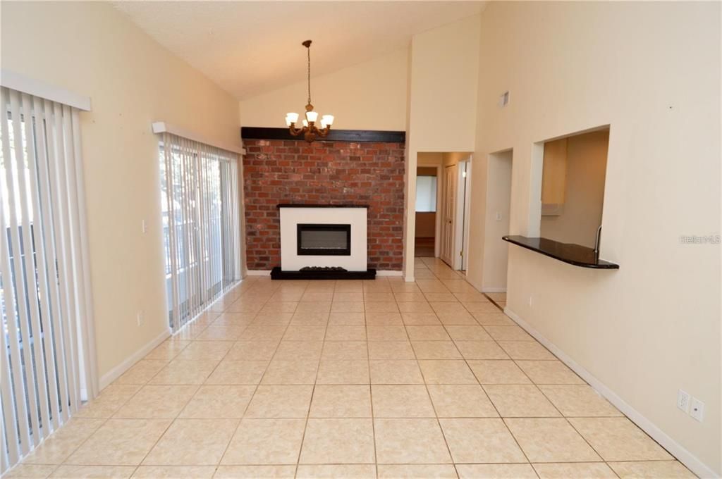 For Rent: $1,600 (2 beds, 1 baths, 1000 Square Feet)