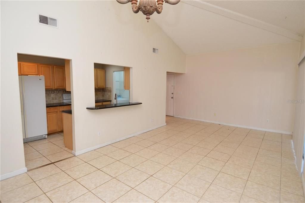 For Rent: $1,600 (2 beds, 1 baths, 1000 Square Feet)