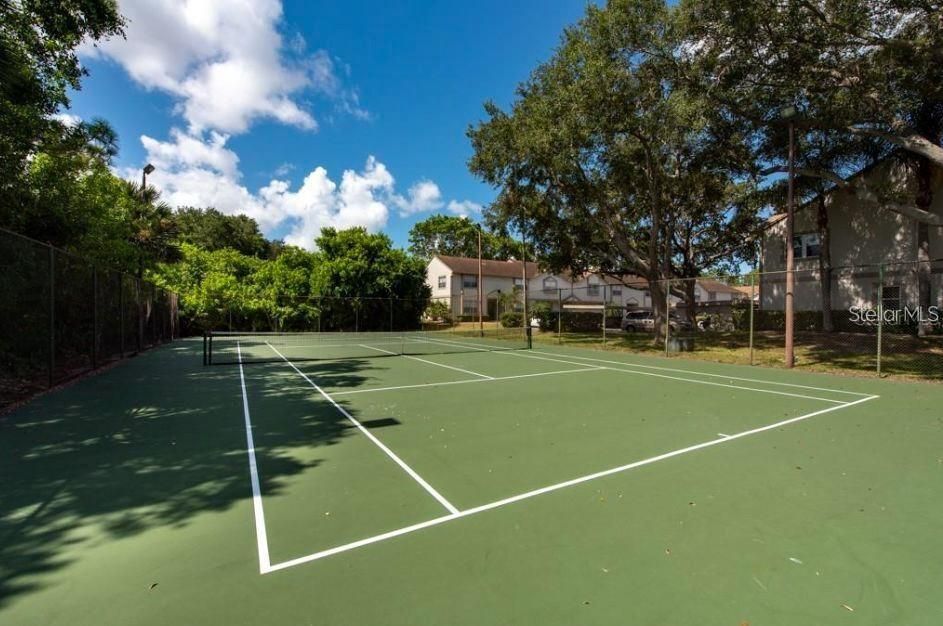 For Rent: $1,600 (2 beds, 1 baths, 1000 Square Feet)