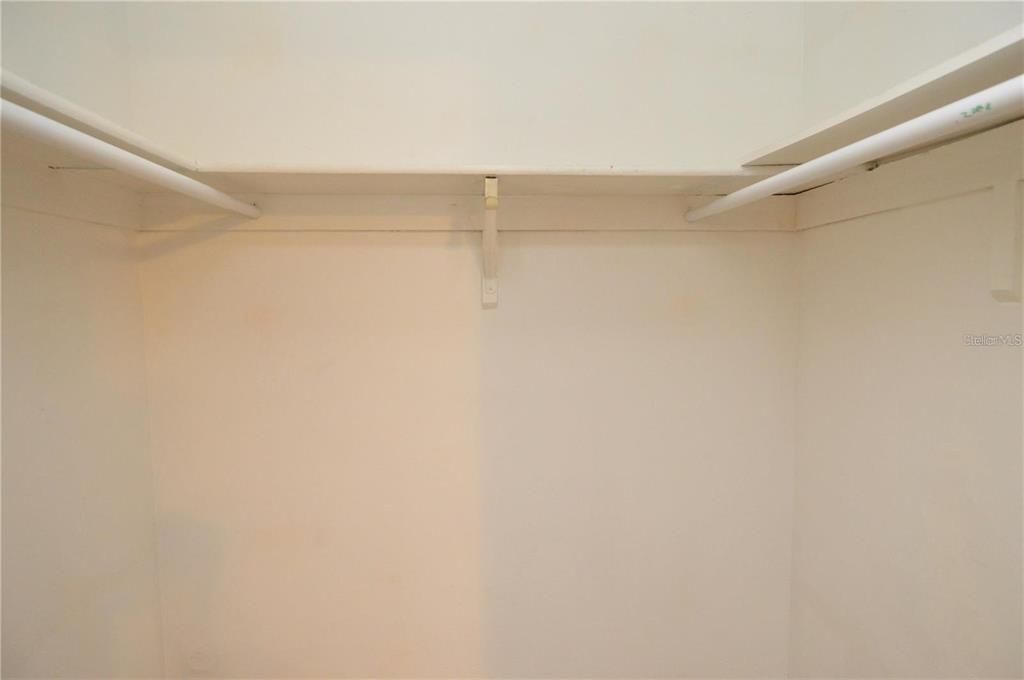 For Rent: $1,600 (2 beds, 1 baths, 1000 Square Feet)