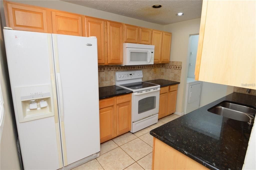 For Rent: $1,600 (2 beds, 1 baths, 1000 Square Feet)