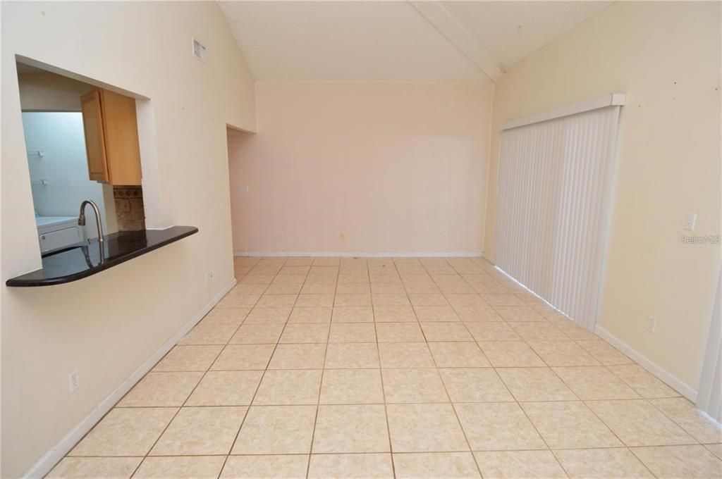 For Rent: $1,600 (2 beds, 1 baths, 1000 Square Feet)